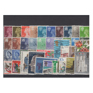 Pakiet Wielka Brytania 40 znaczków kasowanych na czarnej karcie transportowej  [136]