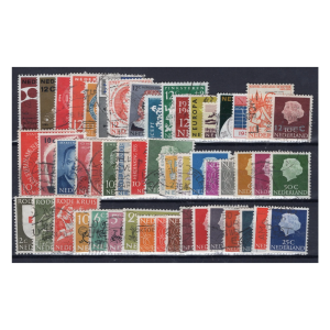 Pakiet Holandia 50 znaczków kasowane na czarnej karcie transportowe [17]