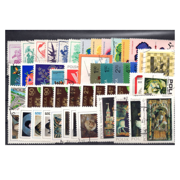 Pakiet znaczków polskich z roku 1974   na czarnej karcie transportowej [227]