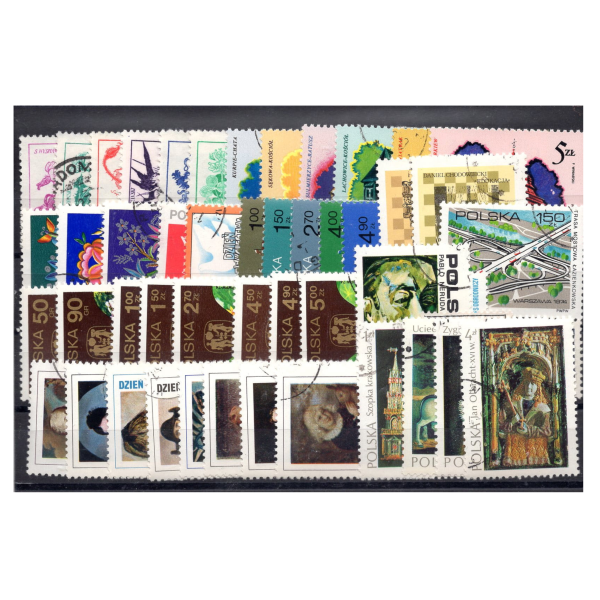 Pakiet znaczków polskich z roku 1974  na czarnej karcie transportowej [218]
