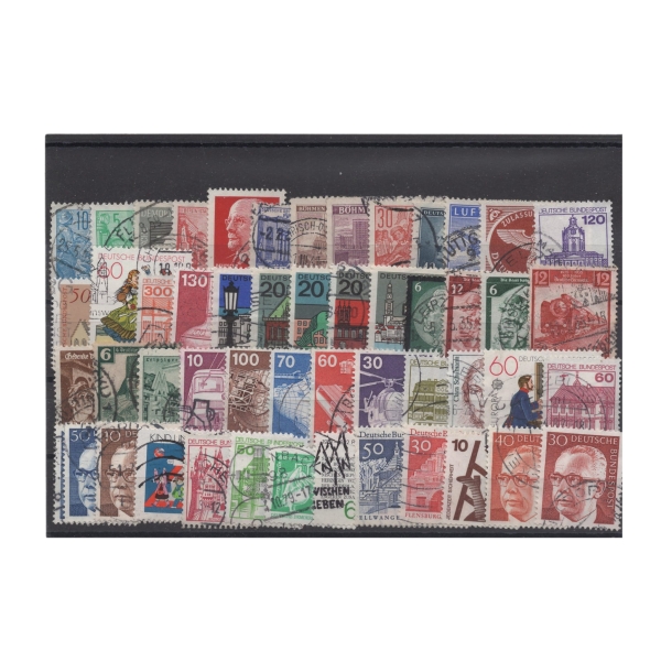 Pakiet Niemcy 50 znaczków kasowane na czarnej kacie transportowej[277]