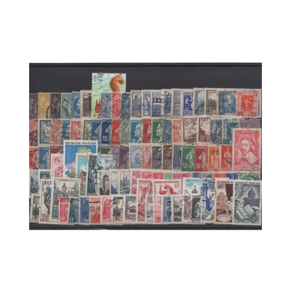 Pakiet Francja 100 znaczków kasowane na czarnej karcie transportowej [129]