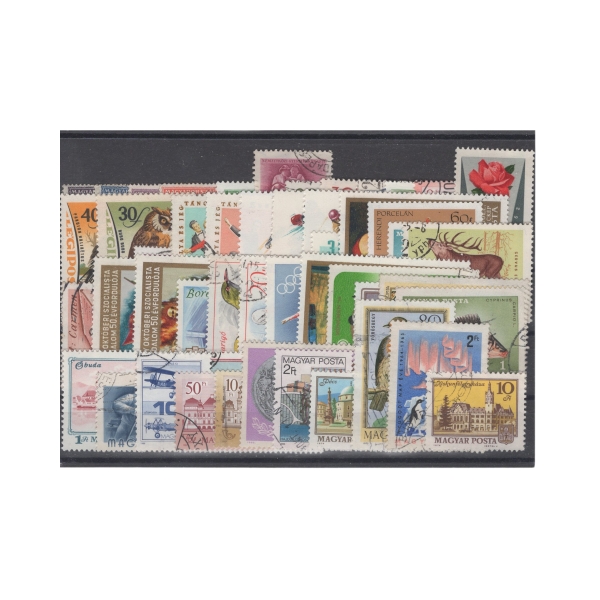 Pakiet Węgry 50 znaczków kasowane na czarnej karcie transportowej [118]