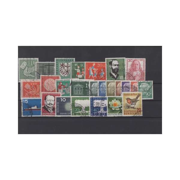 Pakiet Niemcy 25 znaczków kasowane na czarnej karcie[174]