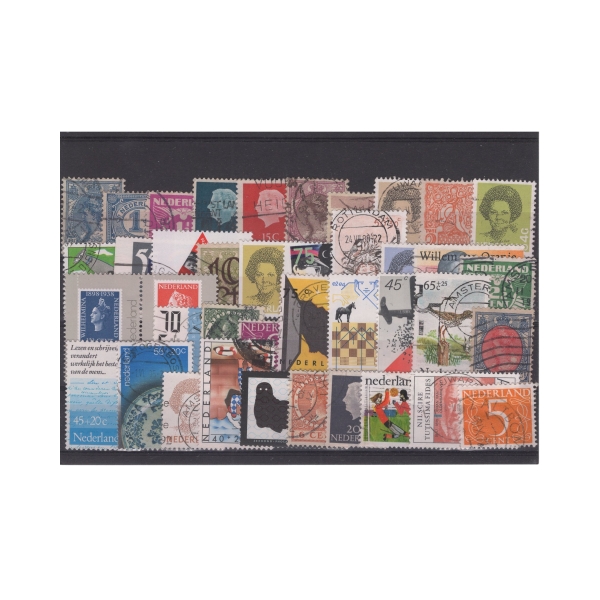 Pakiet Holandia 40 znaczków kasowanych na czarnej karcie [118]