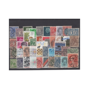 Pakiet Holandia 40 znaczków kasowanych na czarnej karcie [108]