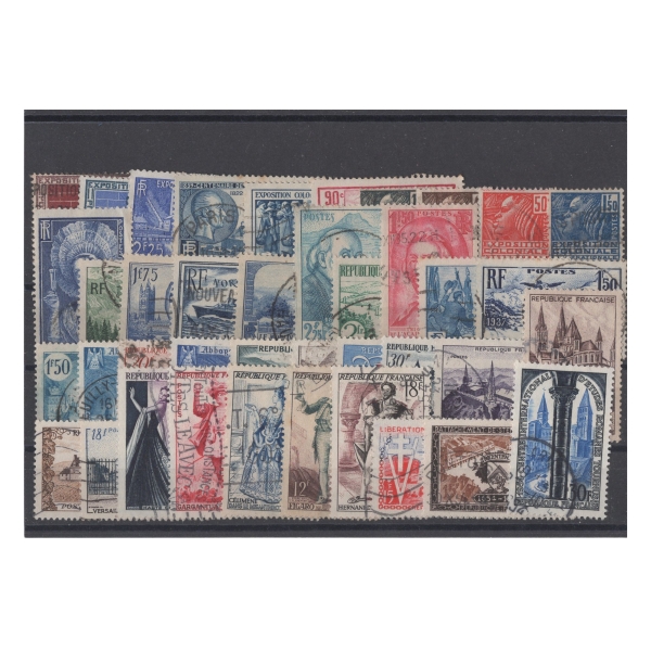 Pakiet Francja 40 znaczków kasowane na czarnej karcie [154]