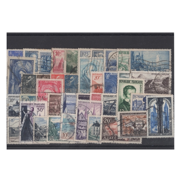 Pakiet Francja 40 znaczków kasowane na czarnej karcie [160]