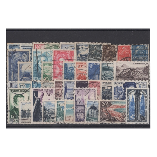 Pakiet Francja 40 znaczków kasowane na czarnej karcie [161]