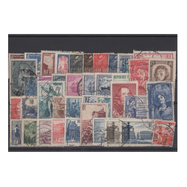 Pakiet Francja 40 znaczków kasowane na czarnej karcie [162]