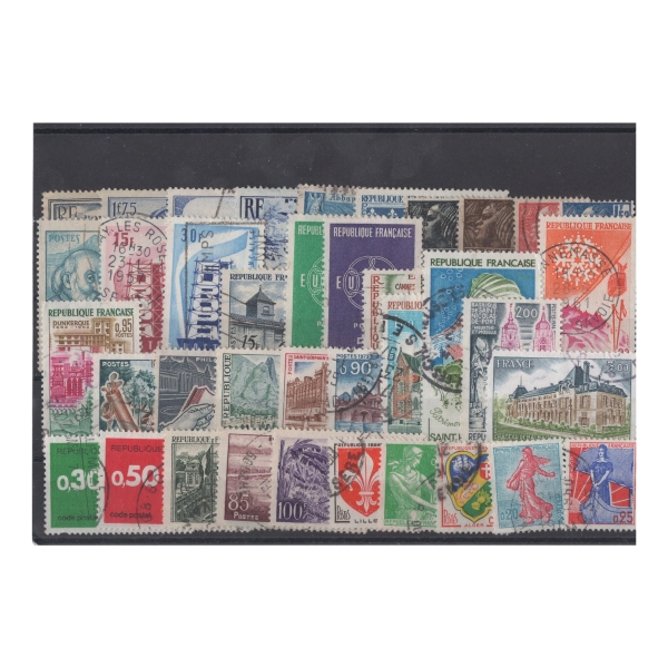 Pakiet Francja 40 znaczków kasowane na czarnej karcie [166]