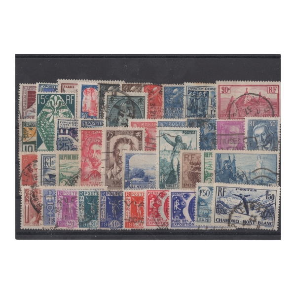 Pakiet Francja 40 znaczków kasowane na czarnej karcie [176]