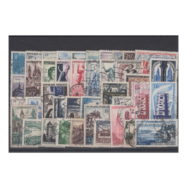 Pakiet Francja 40 znaczków kasowane na czarnej karcie [178]