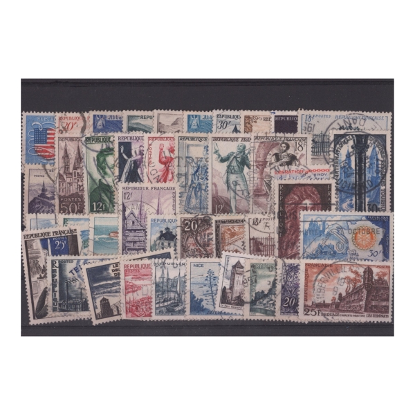 Pakiet Francja 40 znaczków kasowane na czarnej karcie [184]