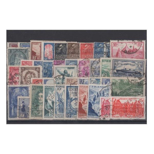 Pakiet Francja 40 znaczków kasowane na czarnej karcie [188]
