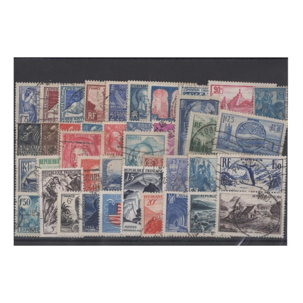Pakiet Francja 40 znaczków kasowane na czarnej karcie [190]