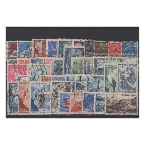 Pakiet Francja 40 znaczków kasowane na czarnej karcie [191]
