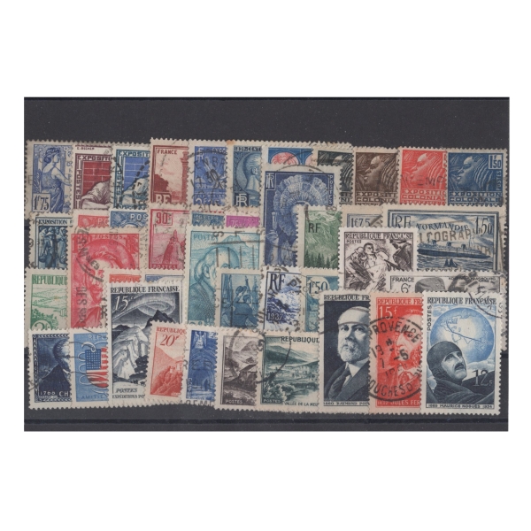 Pakiet Francja 40 znaczków kasowane na czarnej karcie [194]