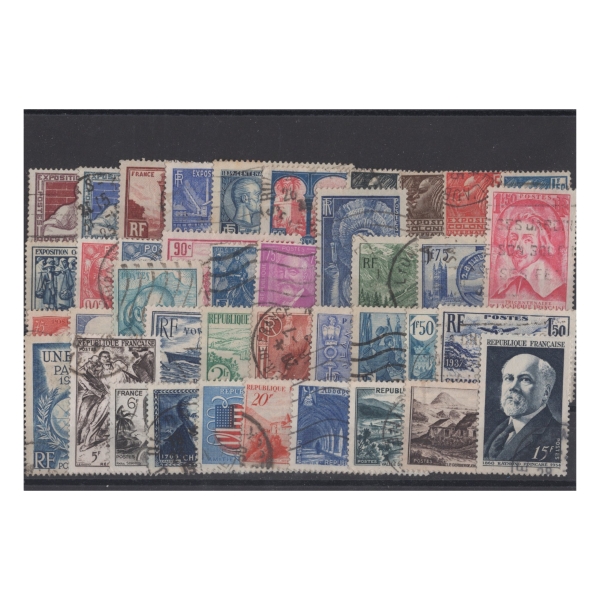 Pakiet Francja 40 znaczków kasowane na czarnej karcie [195]