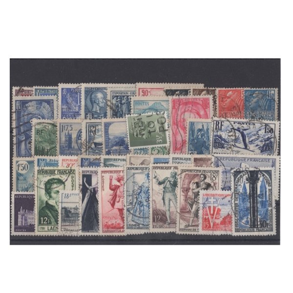 Pakiet Francja 40 znaczków kasowane na czarnej karcie [203]