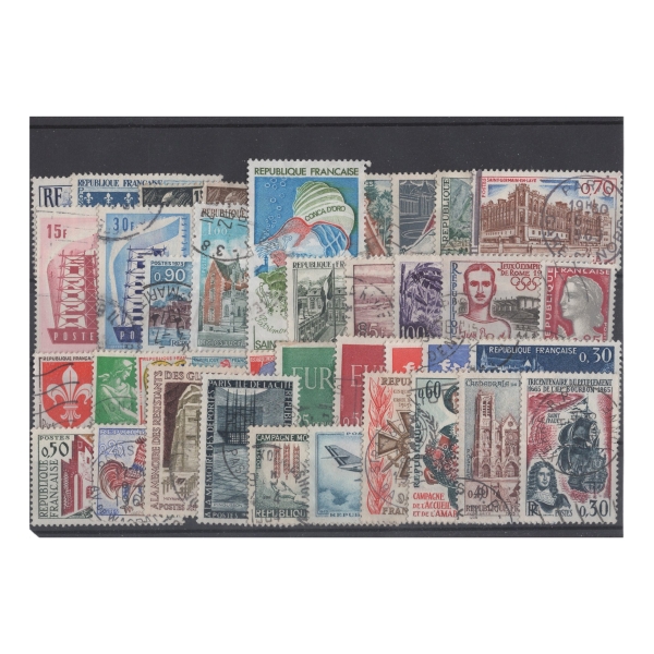 Pakiet Francja 40 znaczków kasowane na czarnej karcie [173]