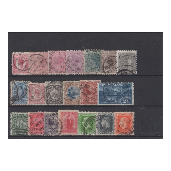 Pakiet Nowa Zelandia 20 znaczków kasowanych na czarnej karcie [42]