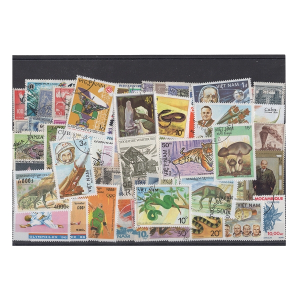 Pakiet Świat 50 znaczków kasowane na czarnej karcie [42]