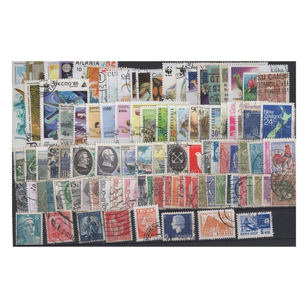 Pakiet Świat 100 znaczków kasowane na czarnej karcie [45]