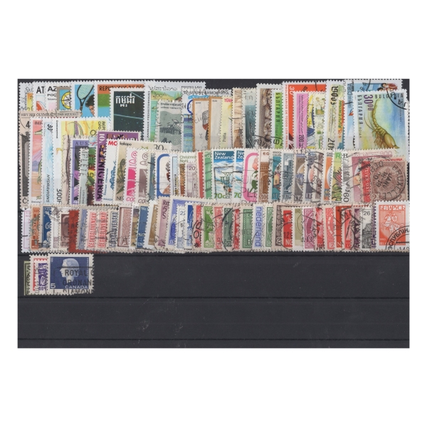 Pakiet Świat 100 znaczków kasowane na czarnej karcie [53]