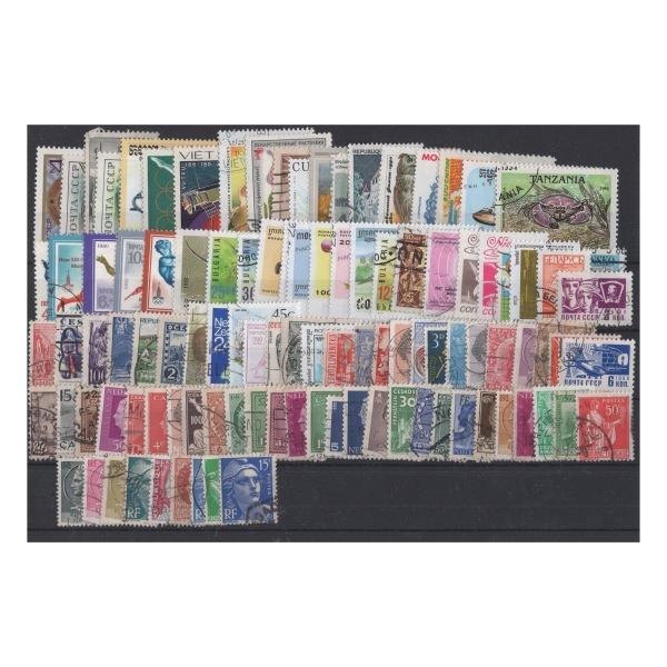 Pakiet Świat 100 znaczków kasowane na czarnej karcie [59]