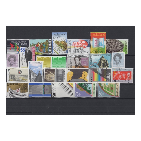 Pakiet Holandia 24 znaczków na czarnej karcie [121]