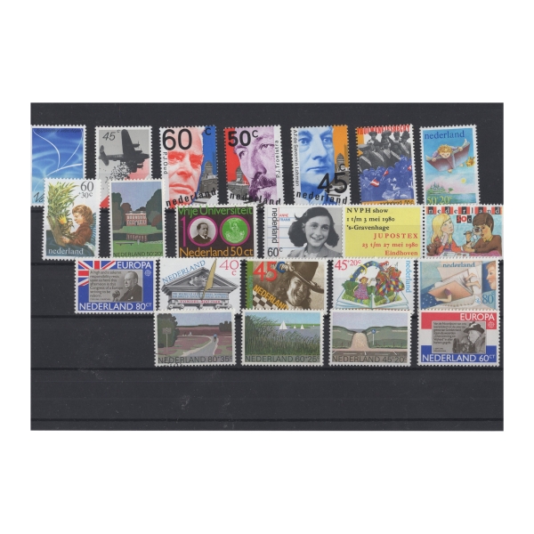 Pakiet Holandia 21 znaczków na czarnej karcie [123]