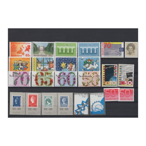 Pakiet Holandia 24 znaczków na czarnej karcie [131]