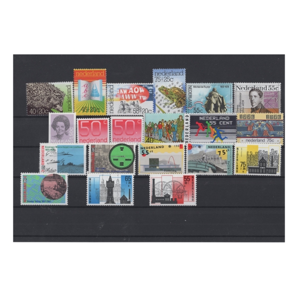 Pakiet Holandia 20 znaczków na czarnej karcie [140]