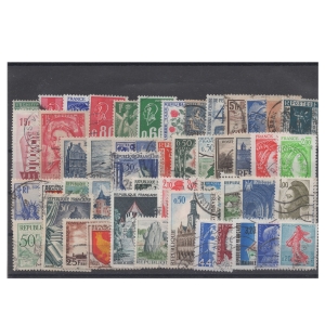 Pakiet Francja 50 znaczków kasowane na czarnej karcie transportowej [215]