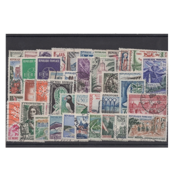 Pakiet Francja 40 znaczków kasowane na czarnej karcie transportowej [212]