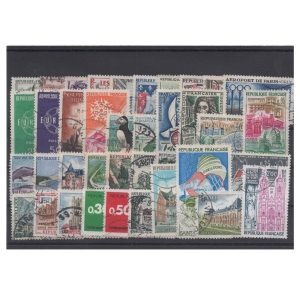 Pakiet Francja 40 znaczków kasowane na czarnej karcie transportowej  [207]