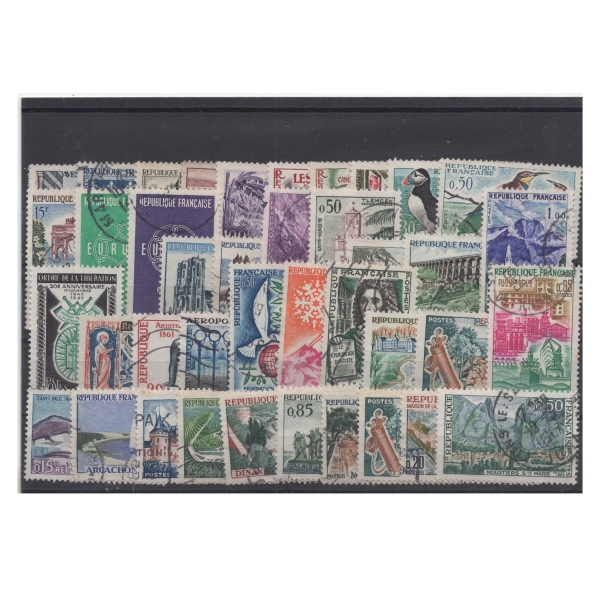 Pakiet Francja 40 znaczków kasowane na czarnej karcie transportowej  [206]