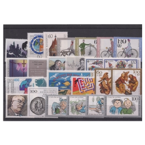 Pakiet RFN 25 znaczków kasowane na czarnej karcie transportowej [242]