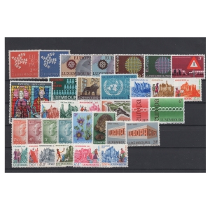 Pakiet Luksemburg 34 znaczków na czarnej karcie transportowej [67]