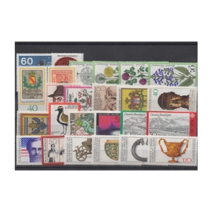 Pakiet RFN 25 znaczków czystych na czarnej karcie transportowej [265]