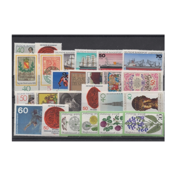 Pakiet RFN 25 znaczków czystych na czarnej karcie transportowej [264]