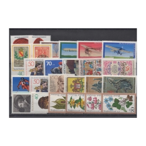 Pakiet RFN 25 znaczków czystych na czarnej karcie transportowej [263]