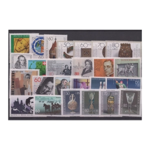 Pakiet RFN 25 znaczków czystych na czarnej karcie transportowej [261]