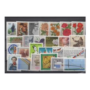 Pakiet RFN 25 znaczków czystych na czarnej karcie transportowej [259]