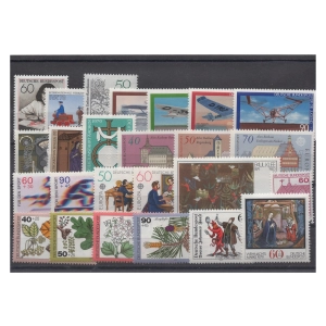 Pakiet RFN 25 znaczków czystych na czarnej karcie transportowej [266]