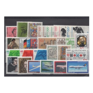 Pakiet RFN 25 znaczków czystych na czarnej karcie transportowej [267]