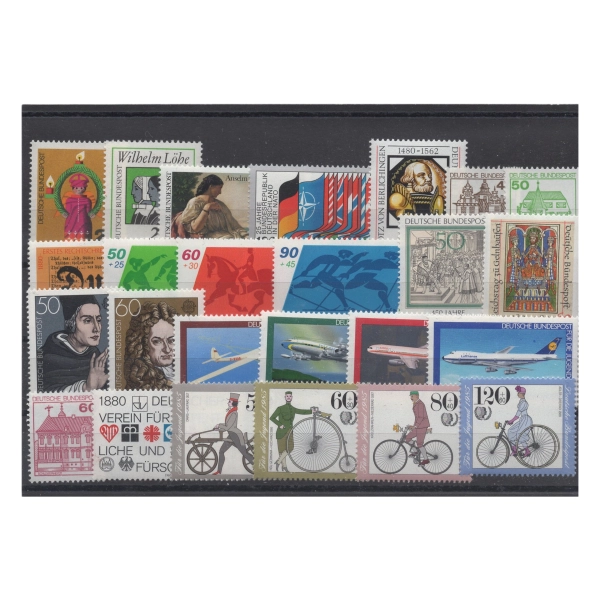 Pakiet RFN 25 znaczków czystych na czarnej karcie transportowej [268]