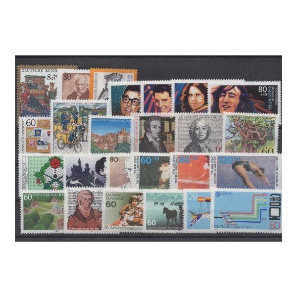 Pakiet RFN 25 znaczków czystych na czarnej karcie transportowej [272]