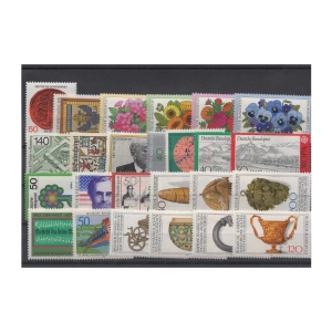 Pakiet RFN 25 znaczków czystych na czarnej karcie transportowej [275]